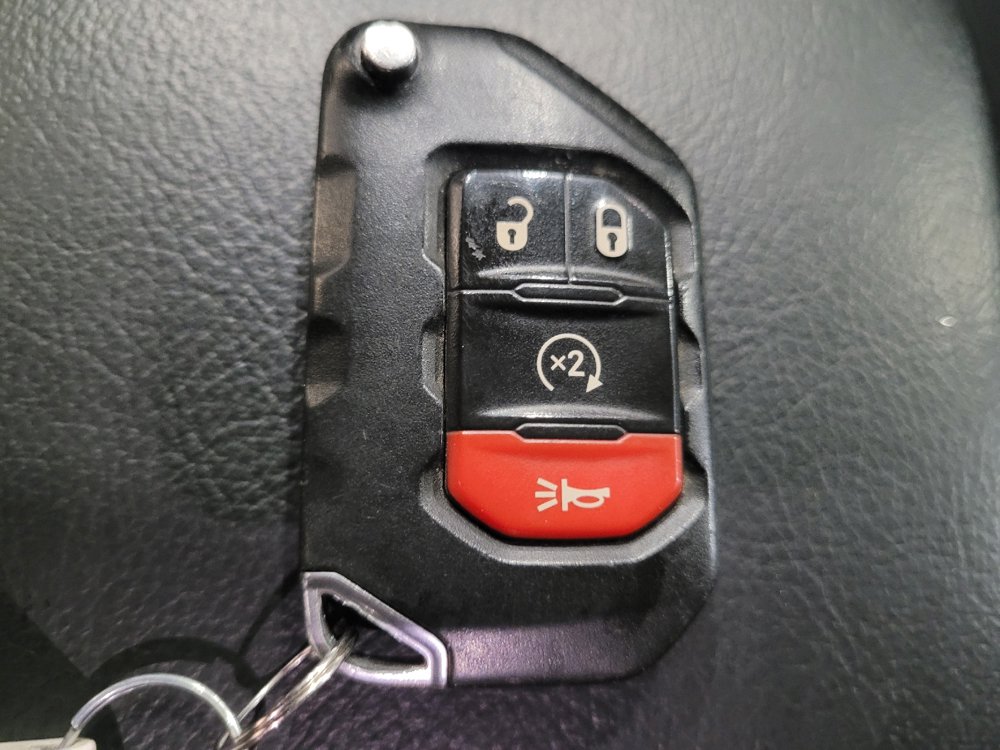 Used 2018 Jeep Wrangler Unlimited Sport S AWD/4WD image 32