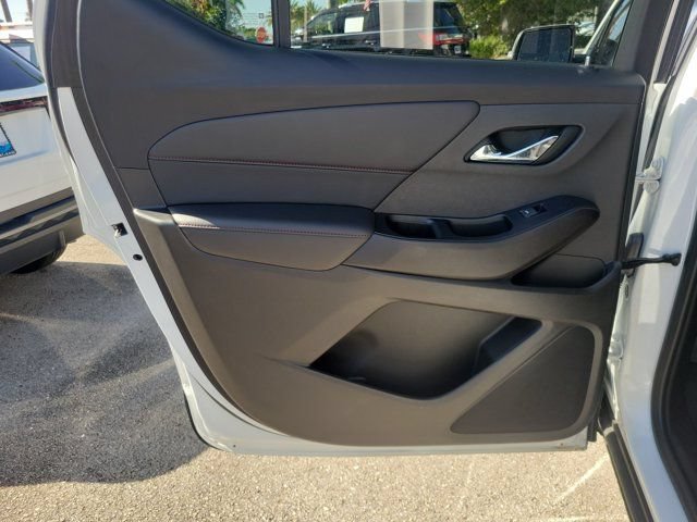Used 2023 Chevrolet Traverse RS FWD image 10