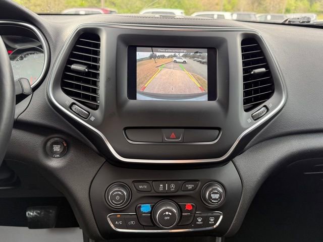 Used 2019 Jeep Cherokee Latitude Plus image 20