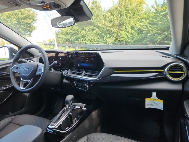 New 2026 Chevrolet Trax ACTIV w/ Sunroof Package FWD image 19