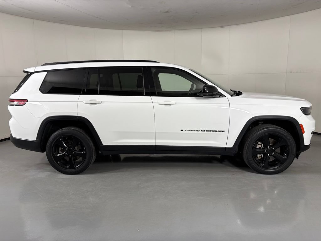 Used 2022 Jeep Grand Cherokee L Laredo RWD image 9