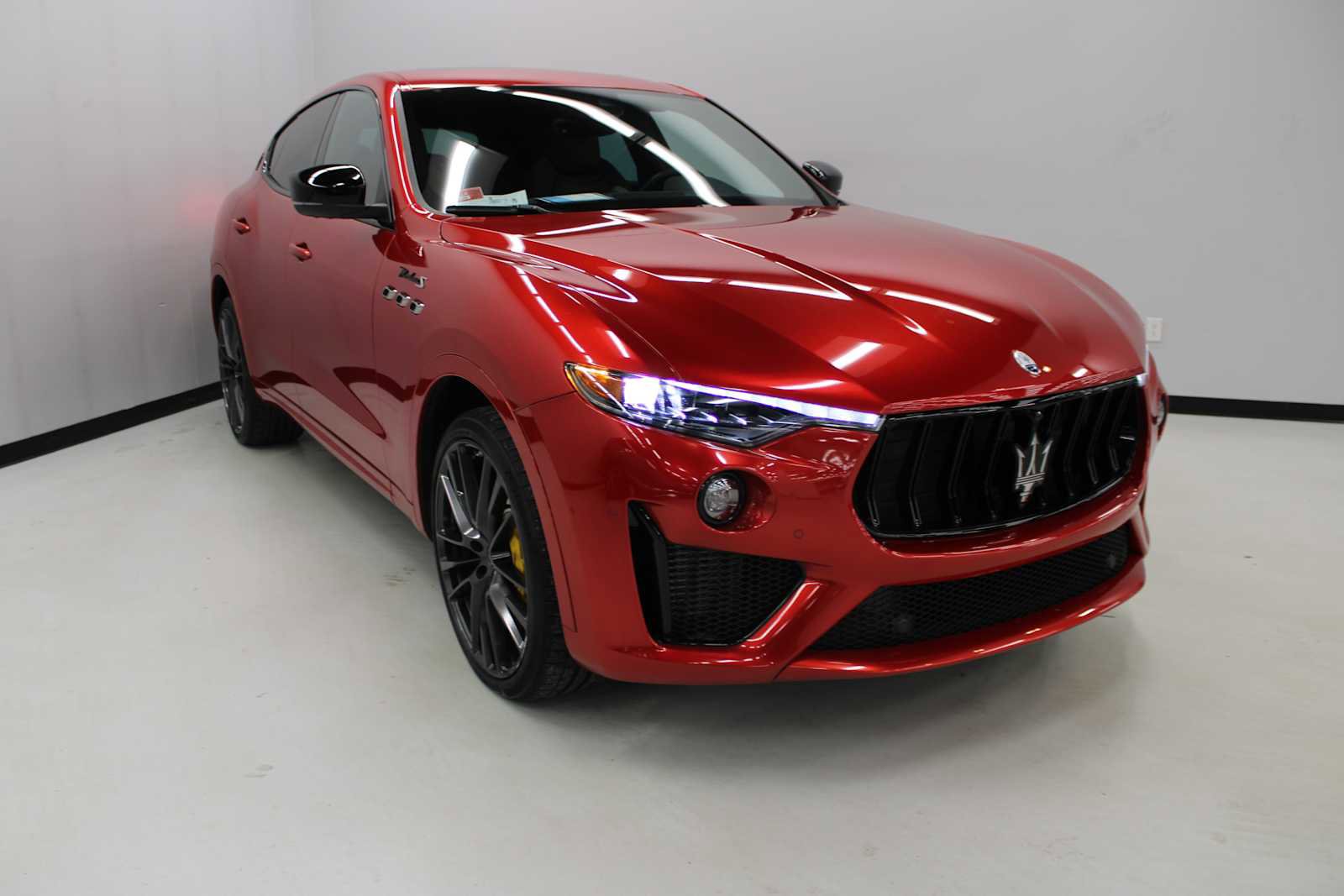 Used 2022 Maserati Levante Modena S image 10