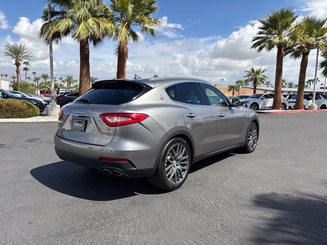 Used 2017 Maserati Levante AWD/4WD image 5