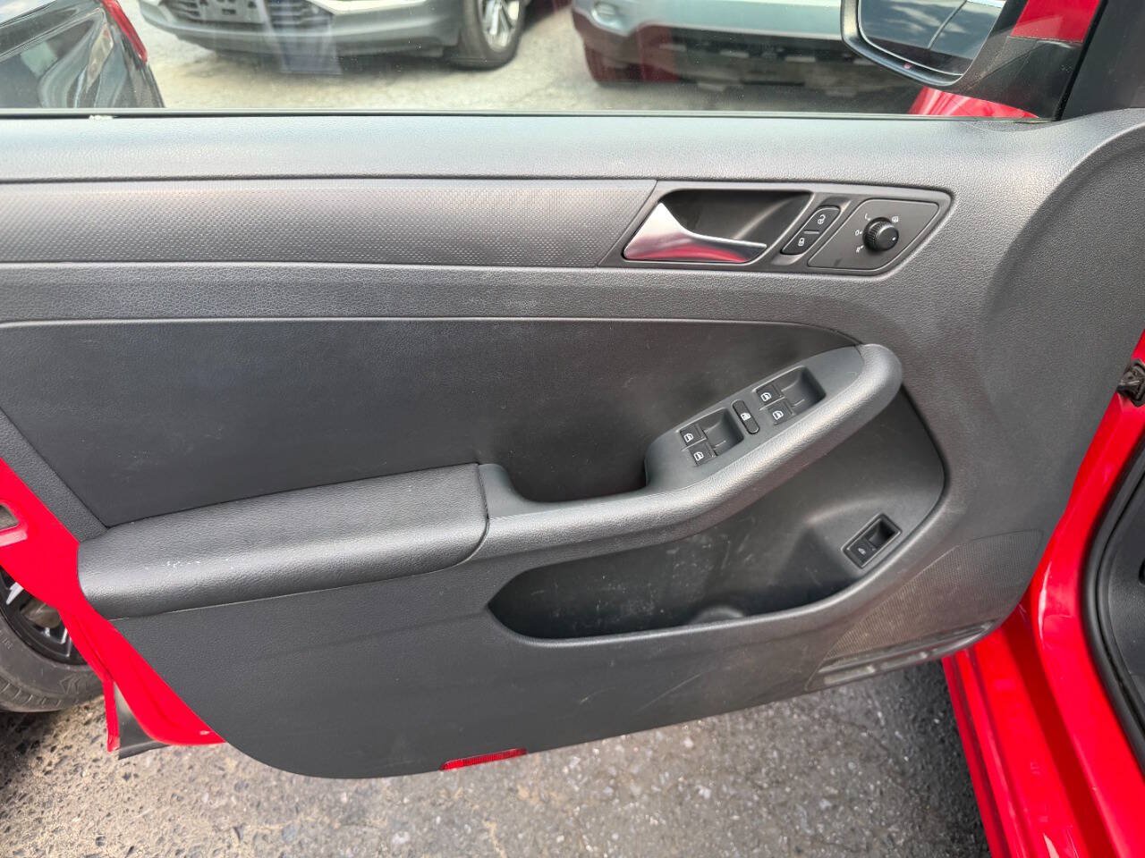 Used 2012 Volkswagen Jetta SE FWD image 17