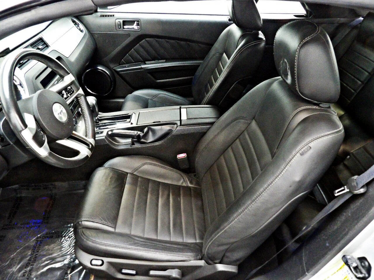 Used 2010 Ford Mustang Premium image 14