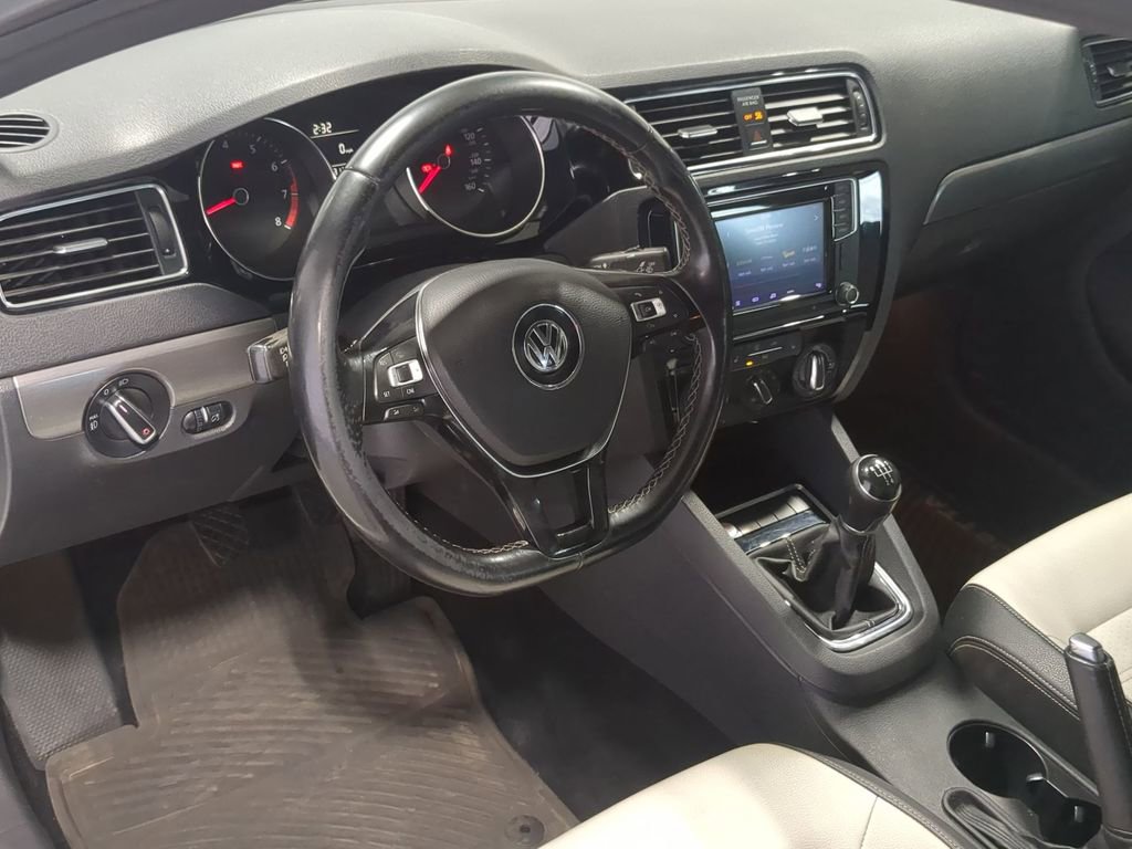 Used 2016 Volkswagen Jetta Sport FWD image 12