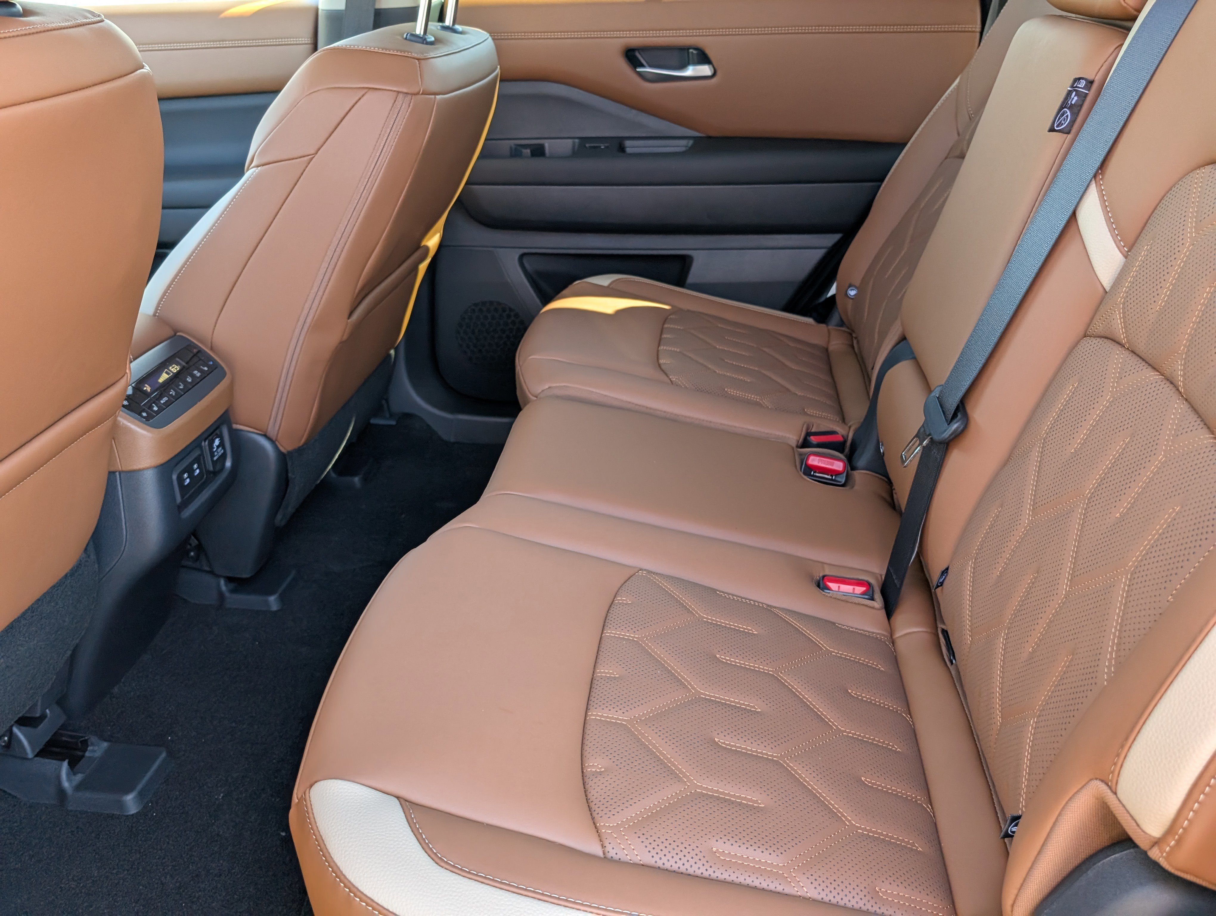 New 2026 Nissan Pathfinder Platinum image 23