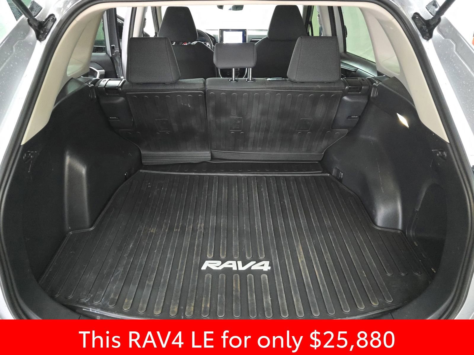 Used 2024 Toyota RAV4 LE image 18