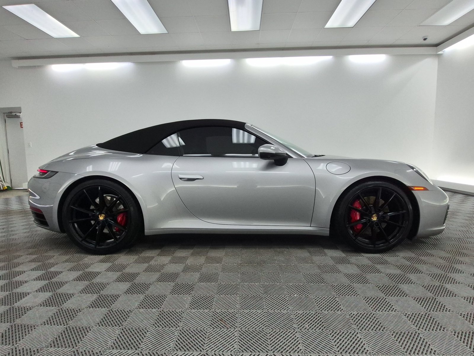Certified 2020 Porsche 911 Carrera 4S AWD/4WD image 8