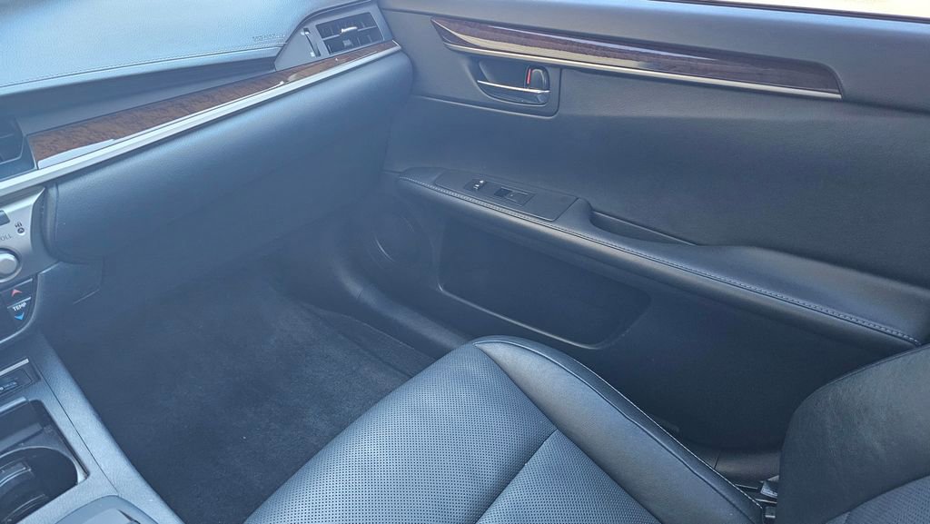 Used 2015 Lexus ES 350 w/ Premium Package image 9