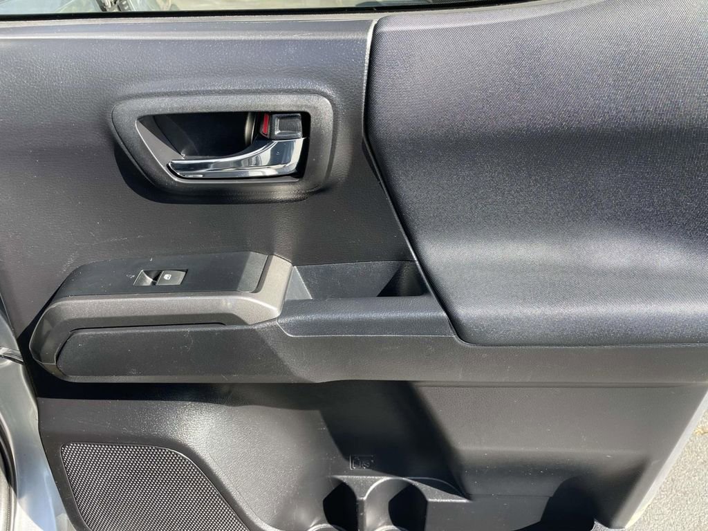 Used 2019 Toyota Tacoma TRD Off-Road w/ Technology Package image 43