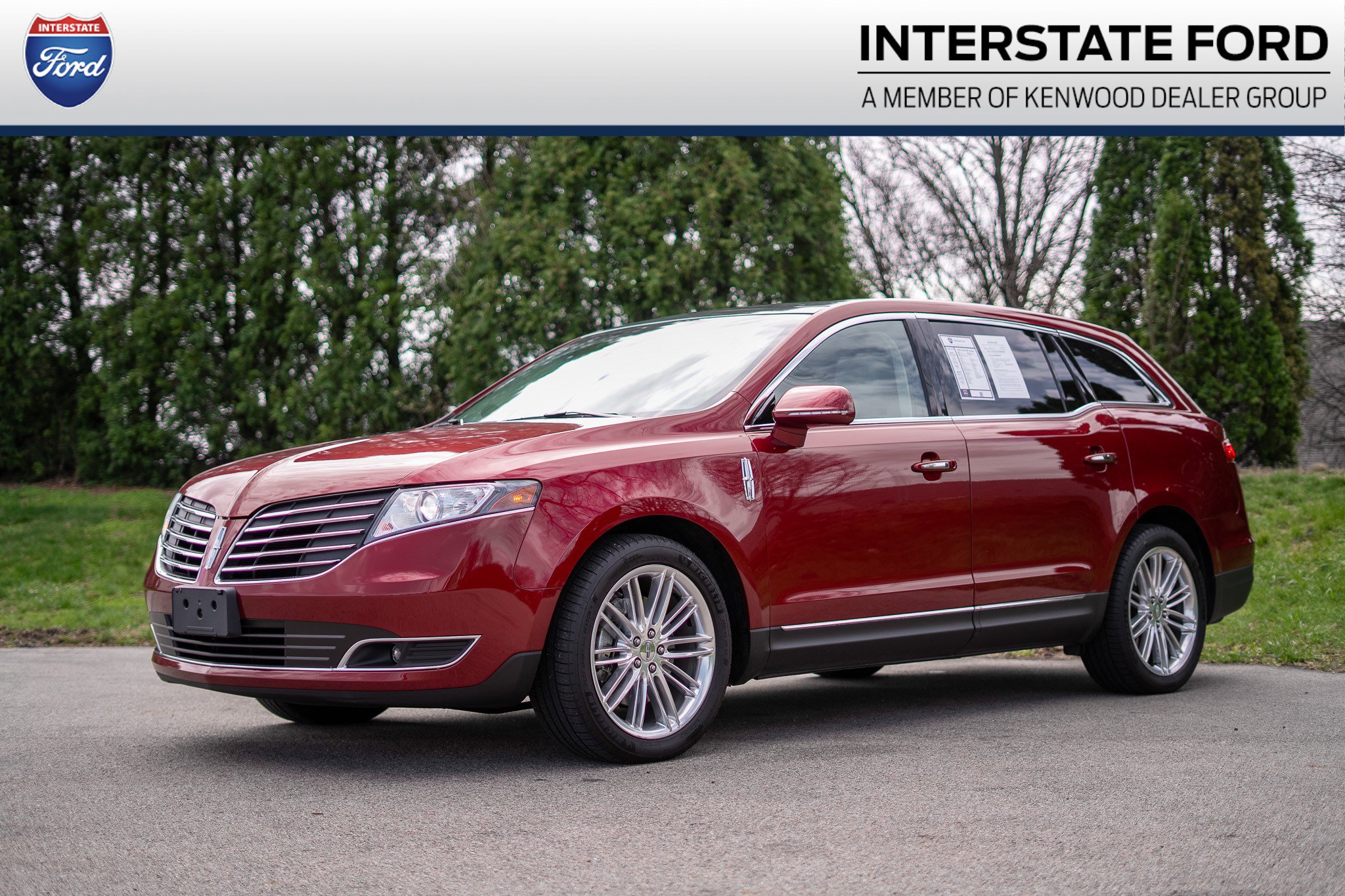 Used 2018 Lincoln MKT AWD image 1