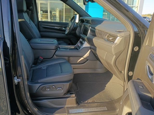 Used 2024 GMC Yukon Denali w/ Advanced Technology Package image 41
