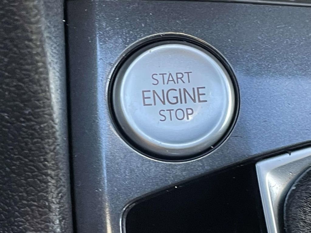 Used 2022 Volkswagen Tiguan SE image 38