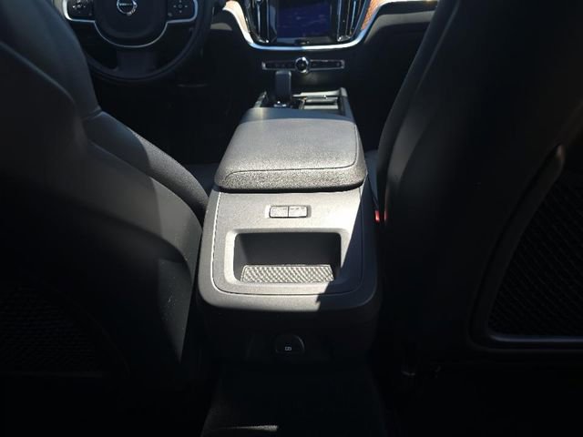 Used 2022 Volvo S60 B5 Momentum w/ Premium Package image 25