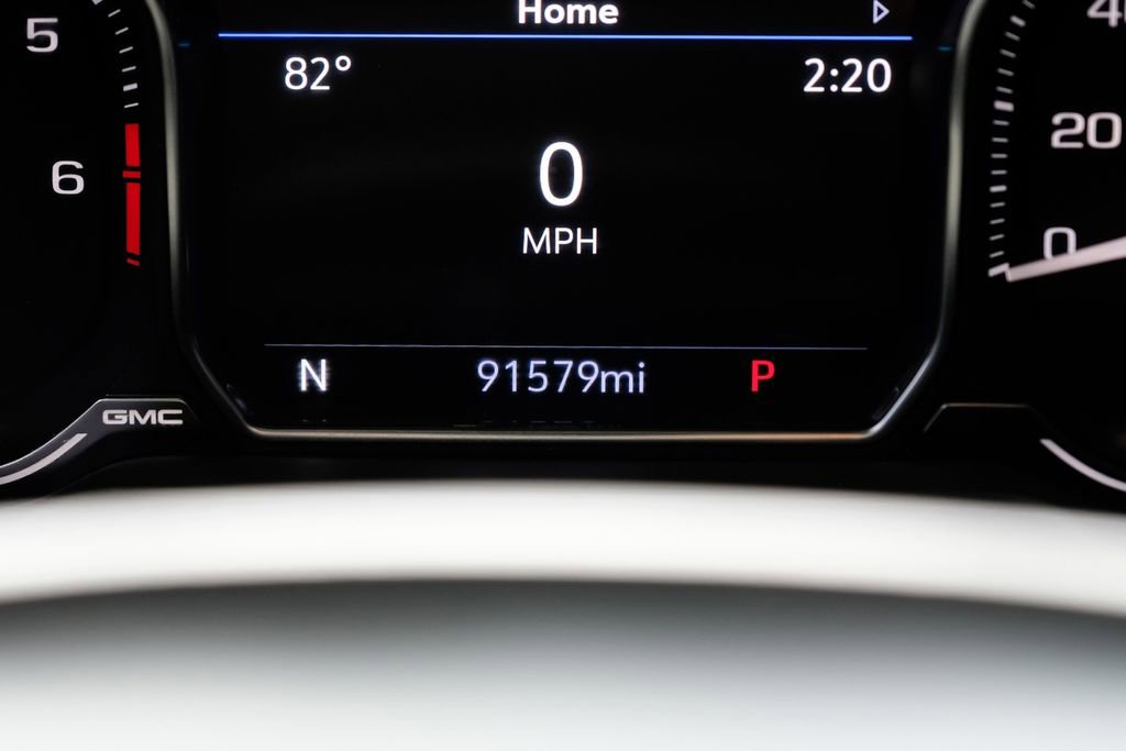 Used 2021 GMC Yukon XL SLT w/ SLT Premium Package image 17