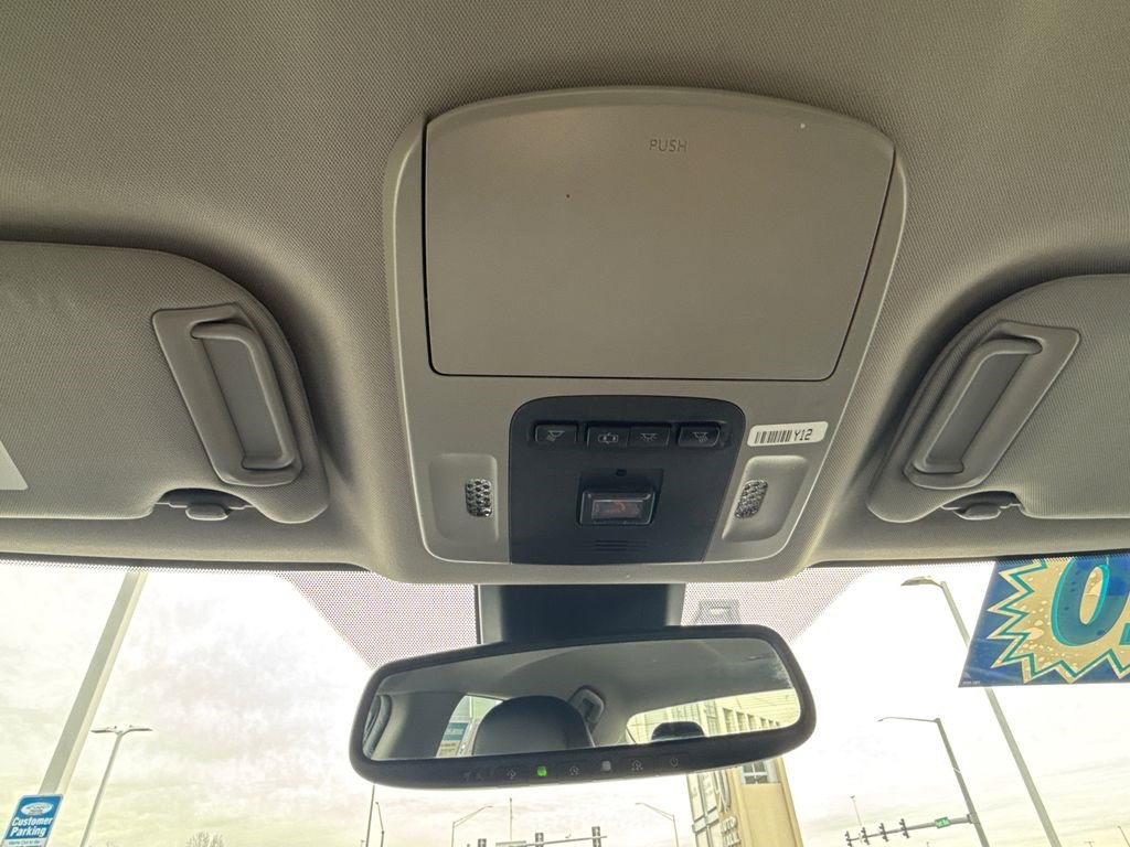 Used 2020 Toyota Camry XLE FWD image 32