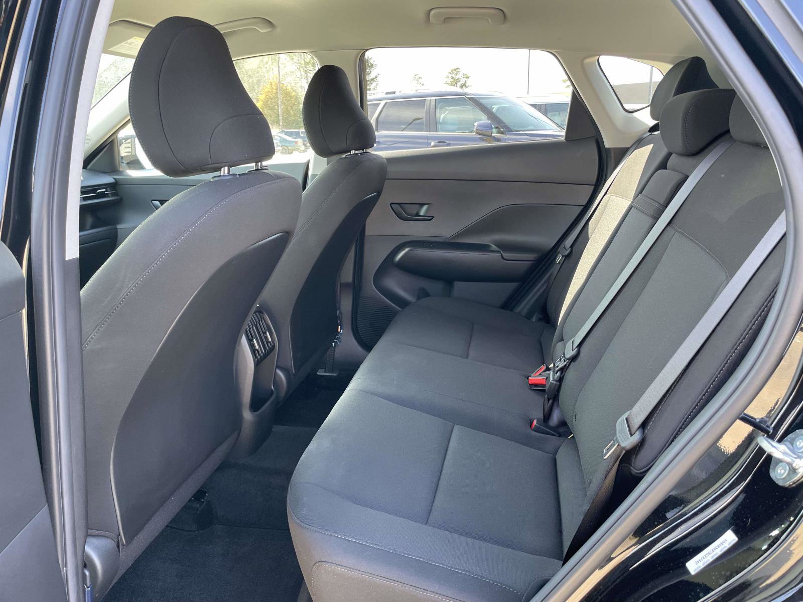 Certified 2025 Hyundai Kona SEL image 9