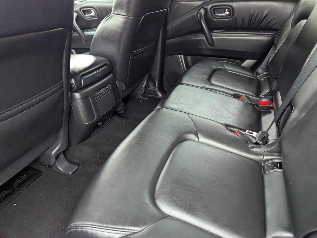 Used 2024 Nissan Armada SV RWD image 16