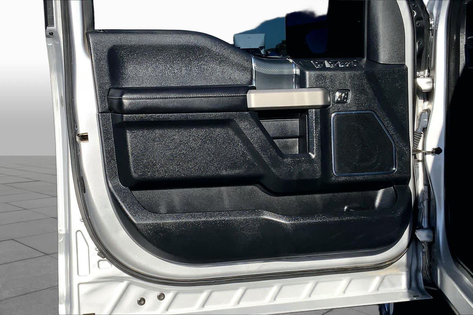 Used 2019 Ford F150 Lariat w/ Equipment Group 502A Luxury AWD/4WD image 22