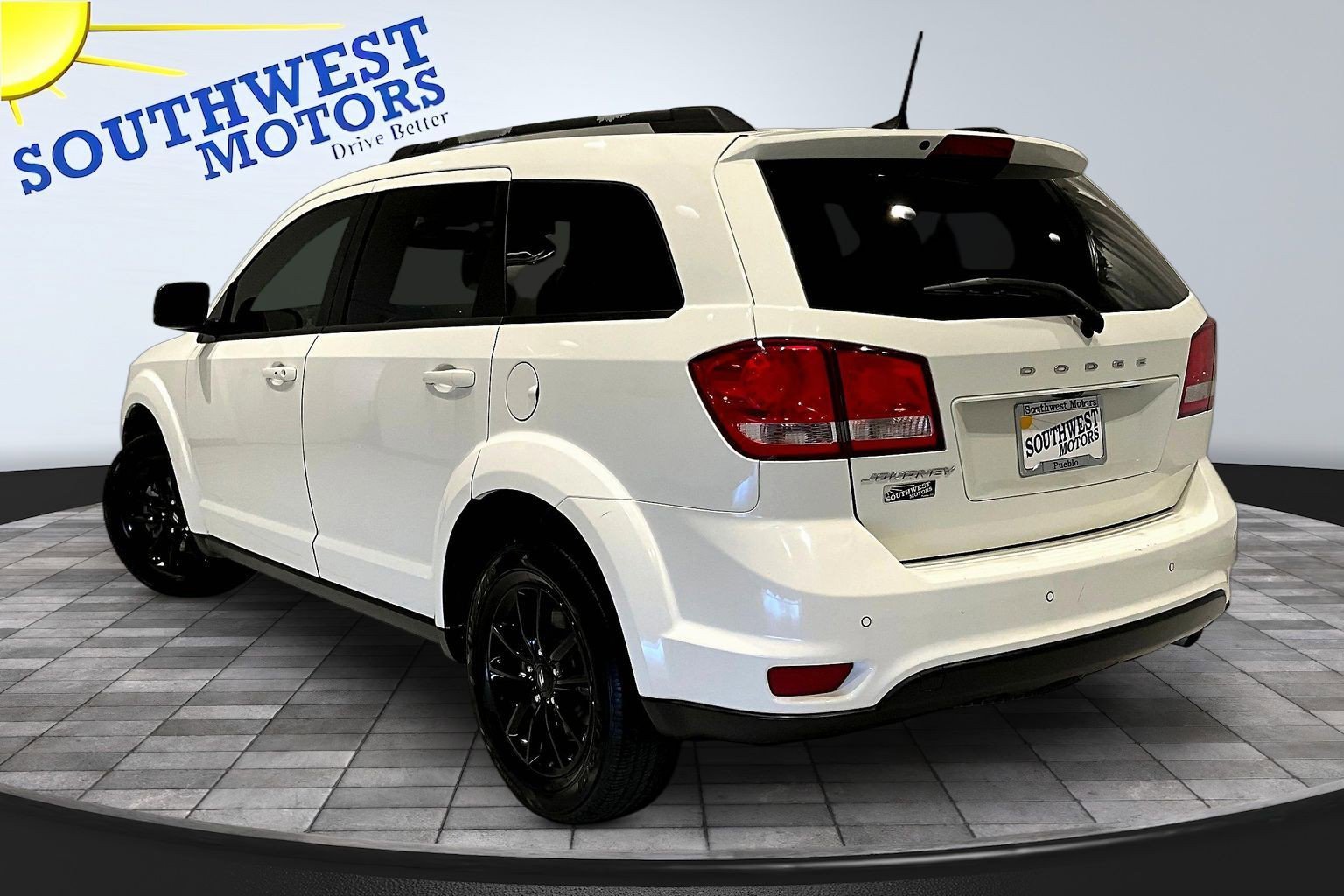 Used 2019 Dodge Journey SE FWD image 4