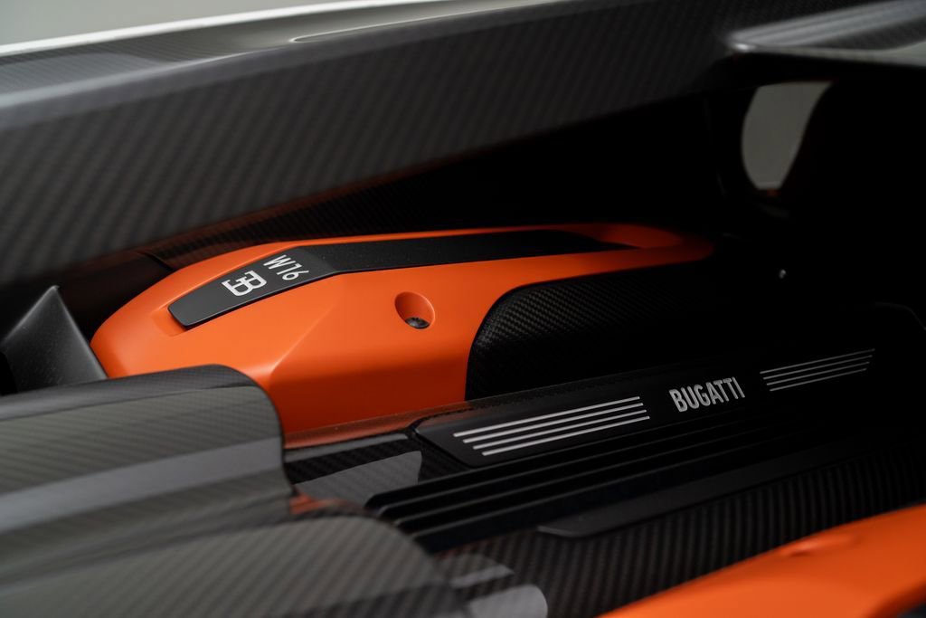 Used 2022 Bugatti Chiron Pur Sport image 50