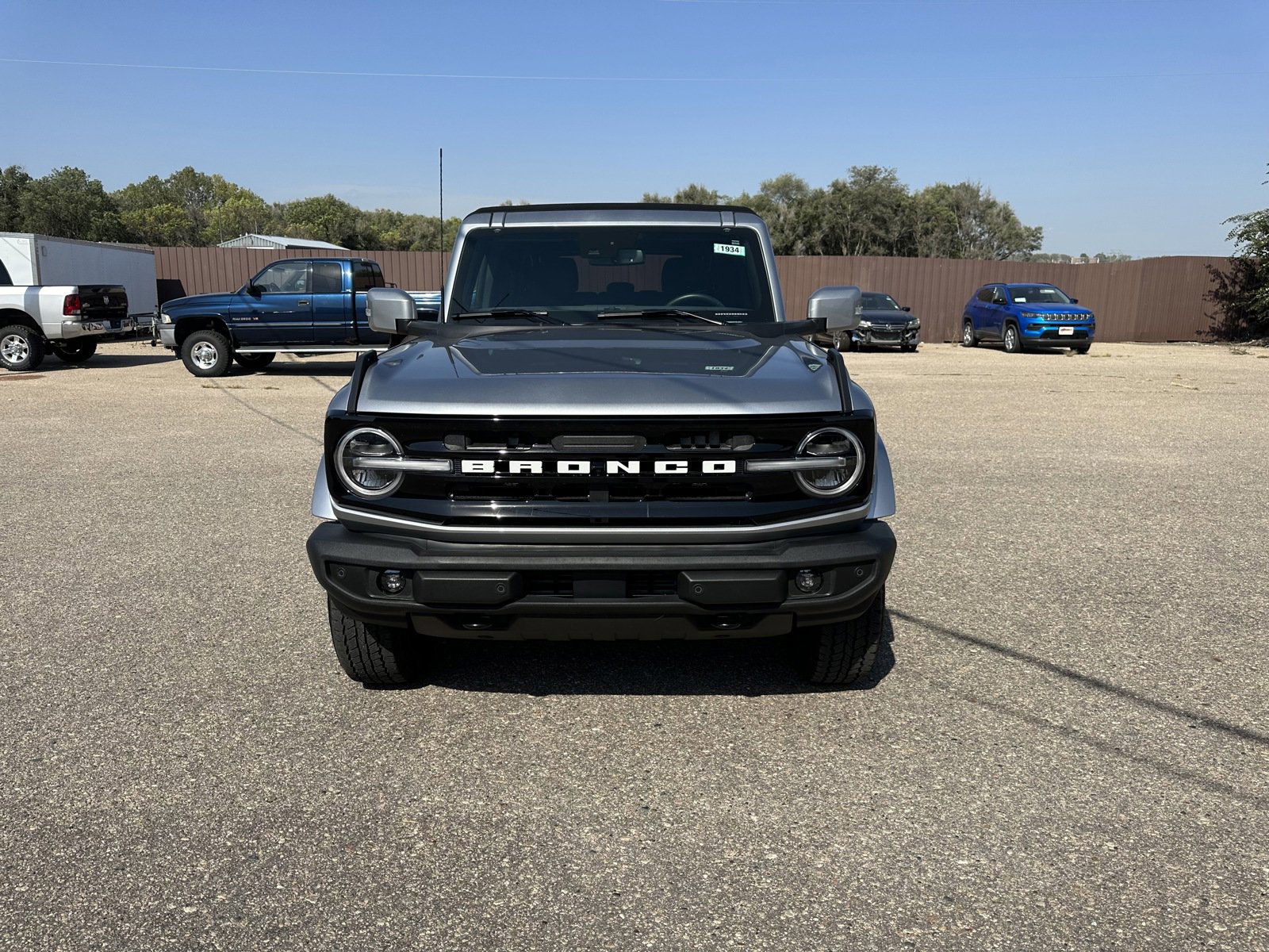 Used 2022 Ford Bronco Outer Banks image 3