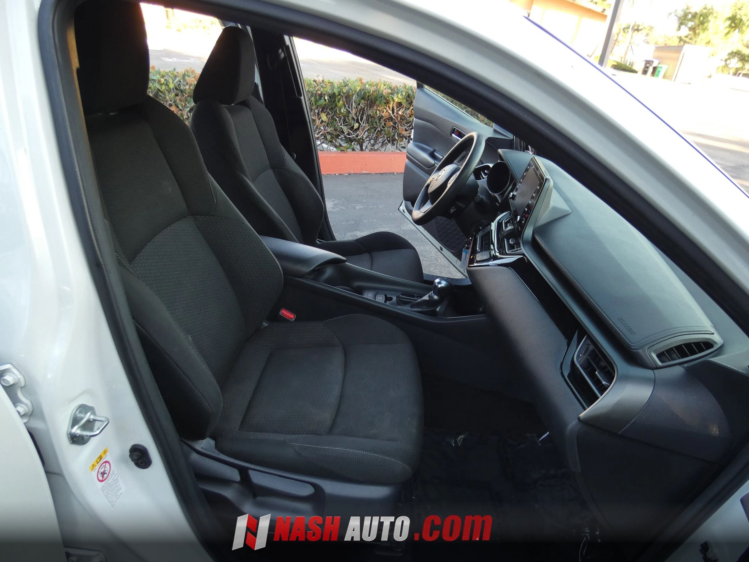 Used 2019 Toyota C-HR LE FWD image 22