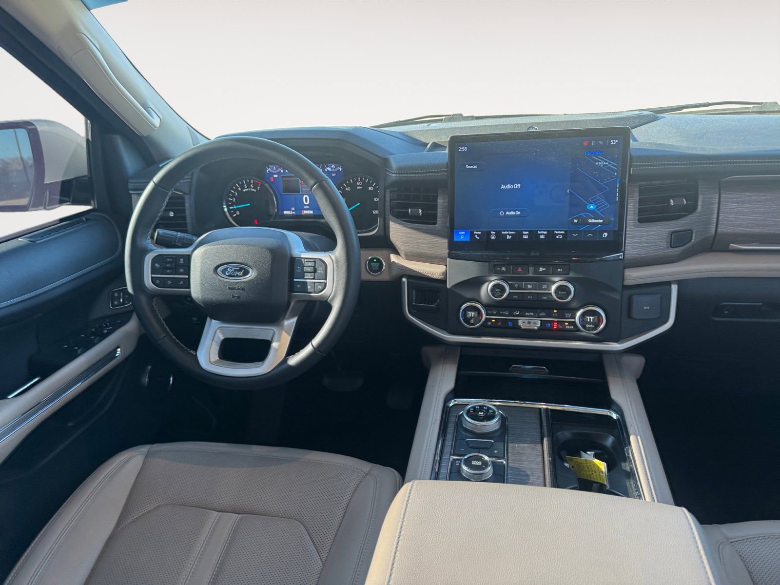 Used 2024 Ford Expedition Limited image 10