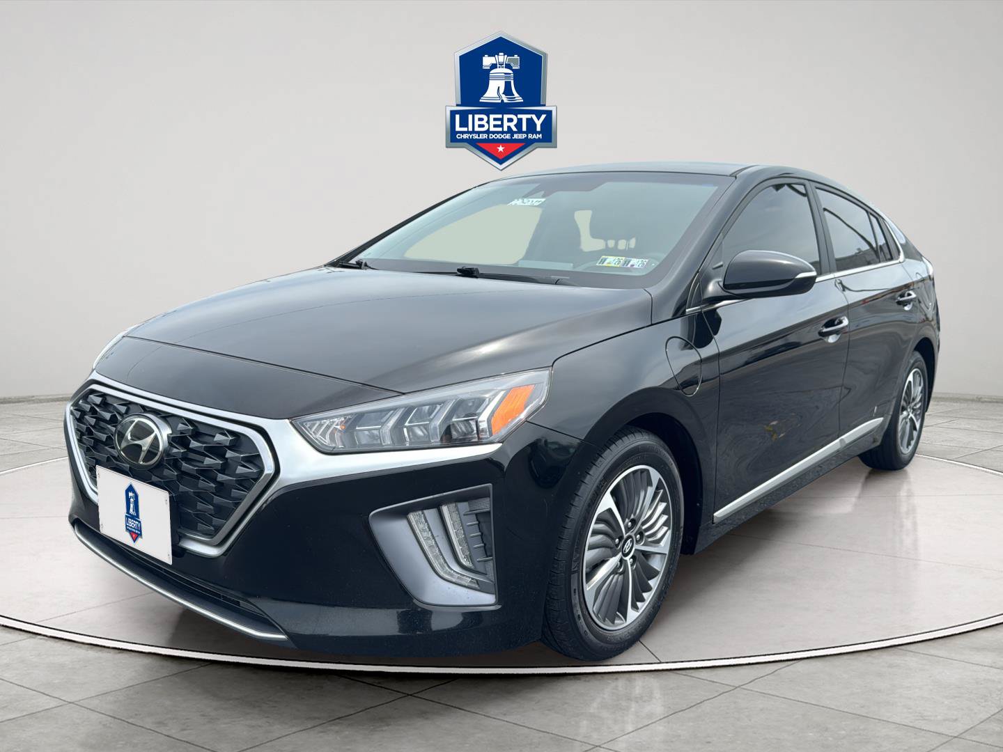 Used 2022 Hyundai Ioniq SEL FWD image 2