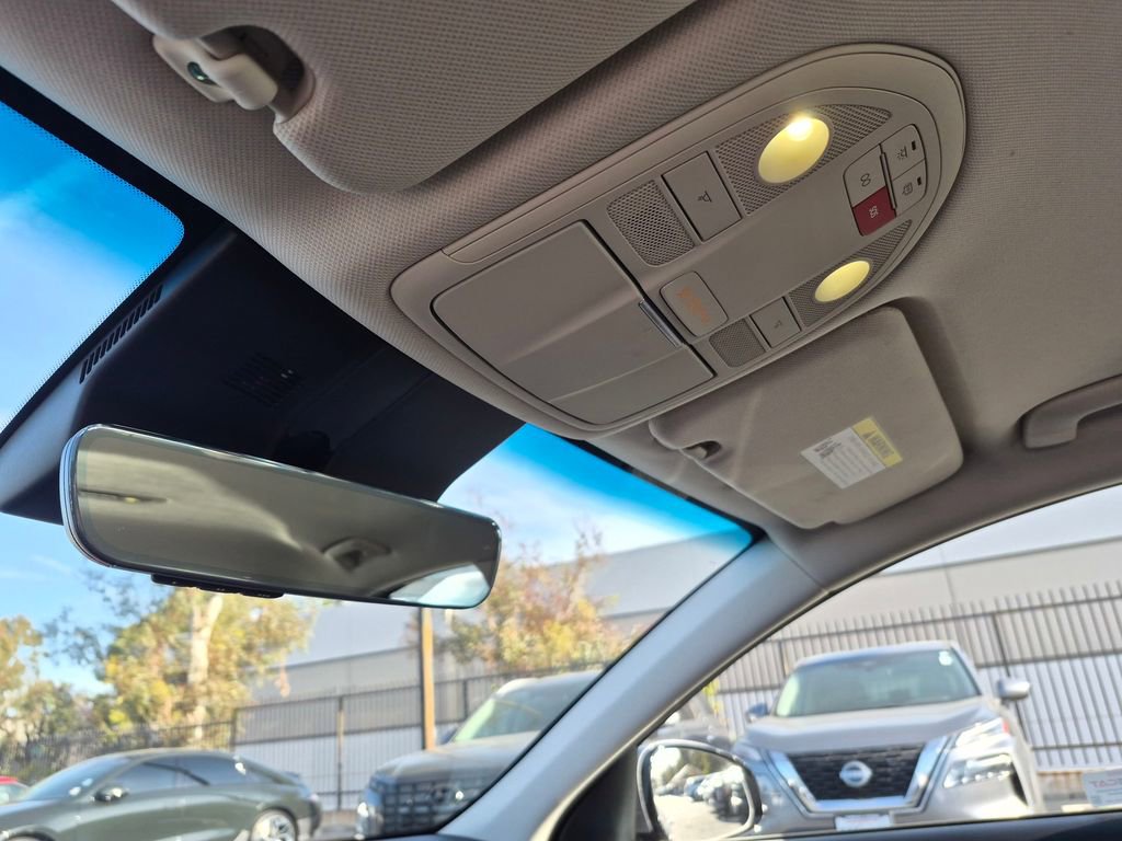 Used 2026 Genesis G70 2.5T image 18