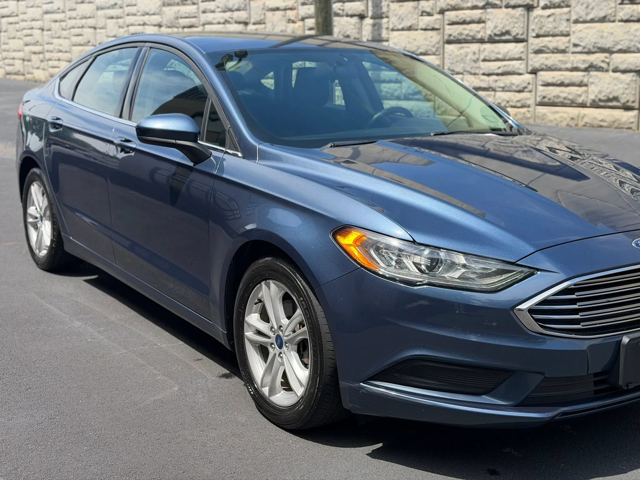 Used 2018 Ford Fusion SE w/ Fusion SE Technology Package FWD image 39