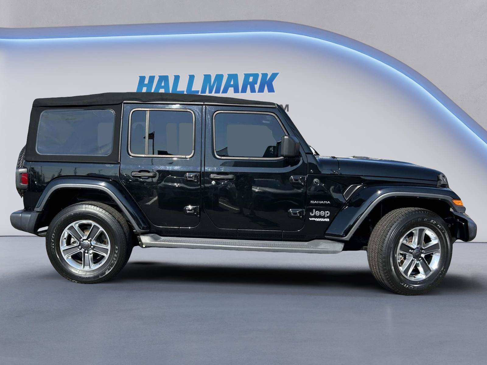 Used 2020 Jeep Wrangler Unlimited Sahara w/ Cold Weather Group AWD/4WD image 2