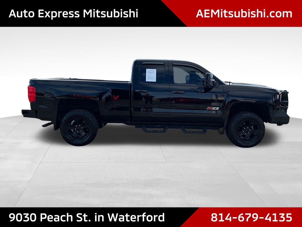 Used 2018 Chevrolet Silverado 1500 LT w/ Midnight Edition image 8