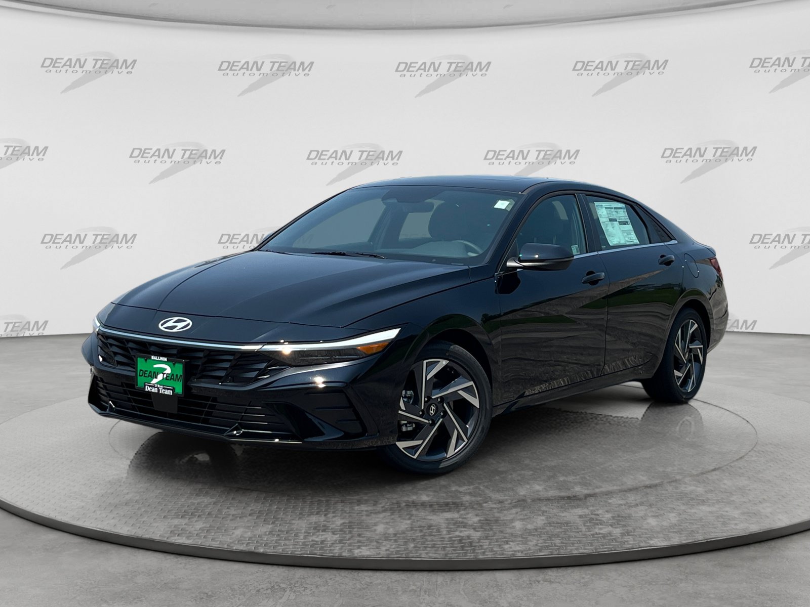 Certified 2025 Hyundai Elantra Limited FWD image 3