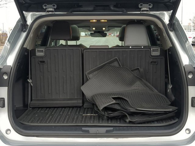 Certified 2022 Toyota Highlander XLE image 18