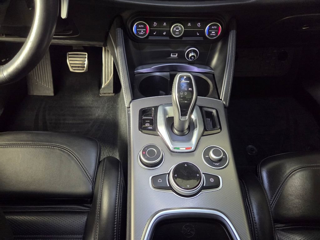 Used 2023 Alfa Romeo Stelvio Veloce AWD/4WD image 13