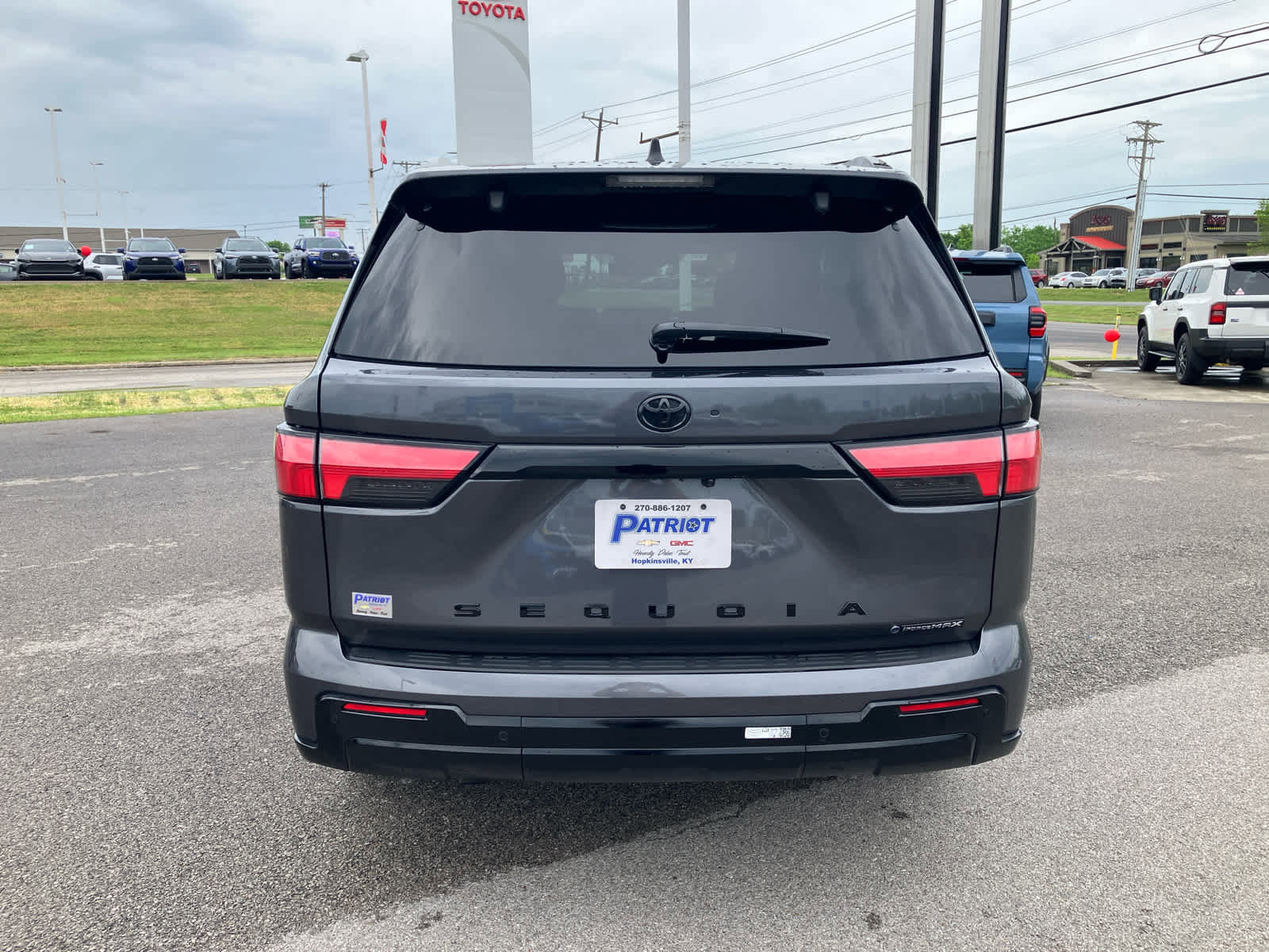 Used 2026 Toyota Sequoia Platinum AWD/4WD image 6
