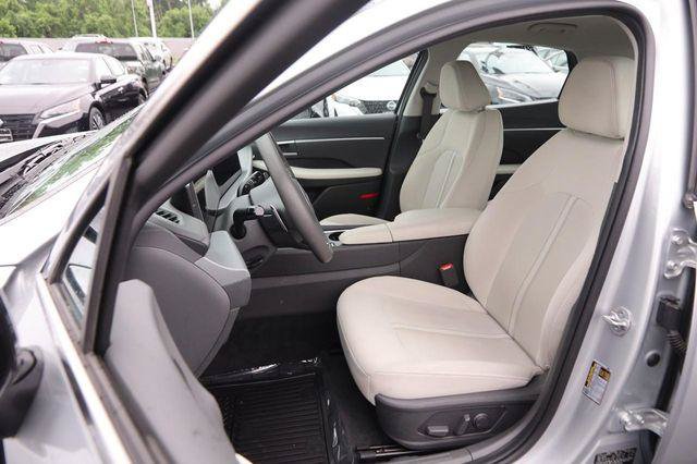 Used 2025 Hyundai Sonata SEL FWD image 8