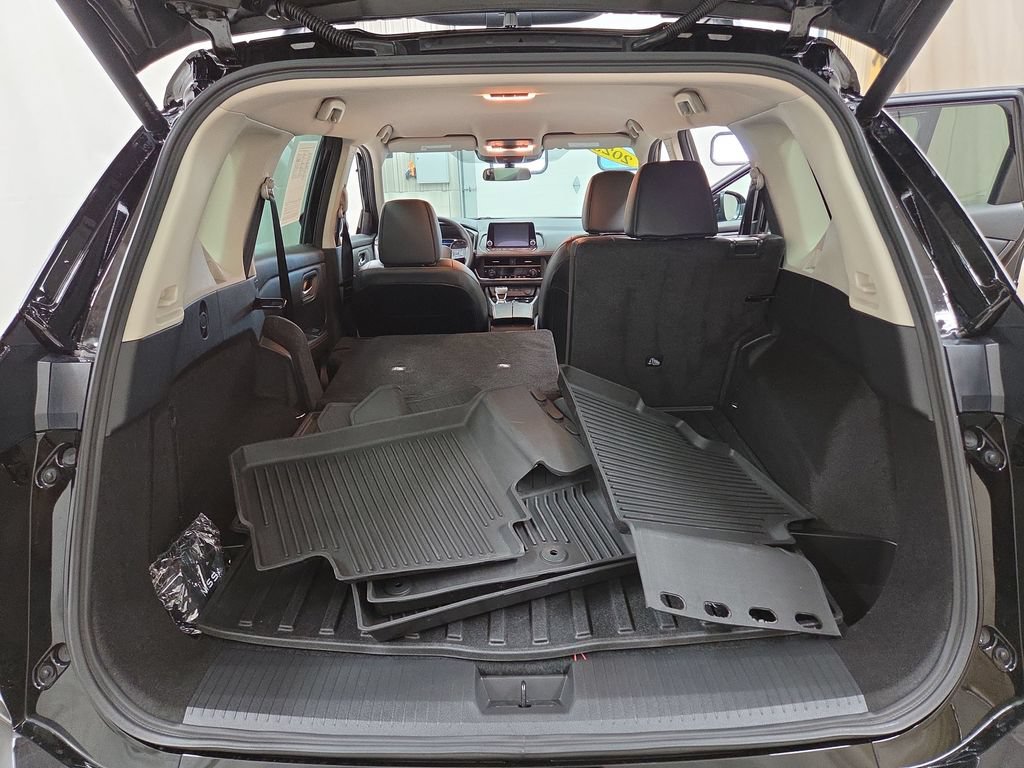 Used 2025 Nissan Rogue SV AWD/4WD image 9