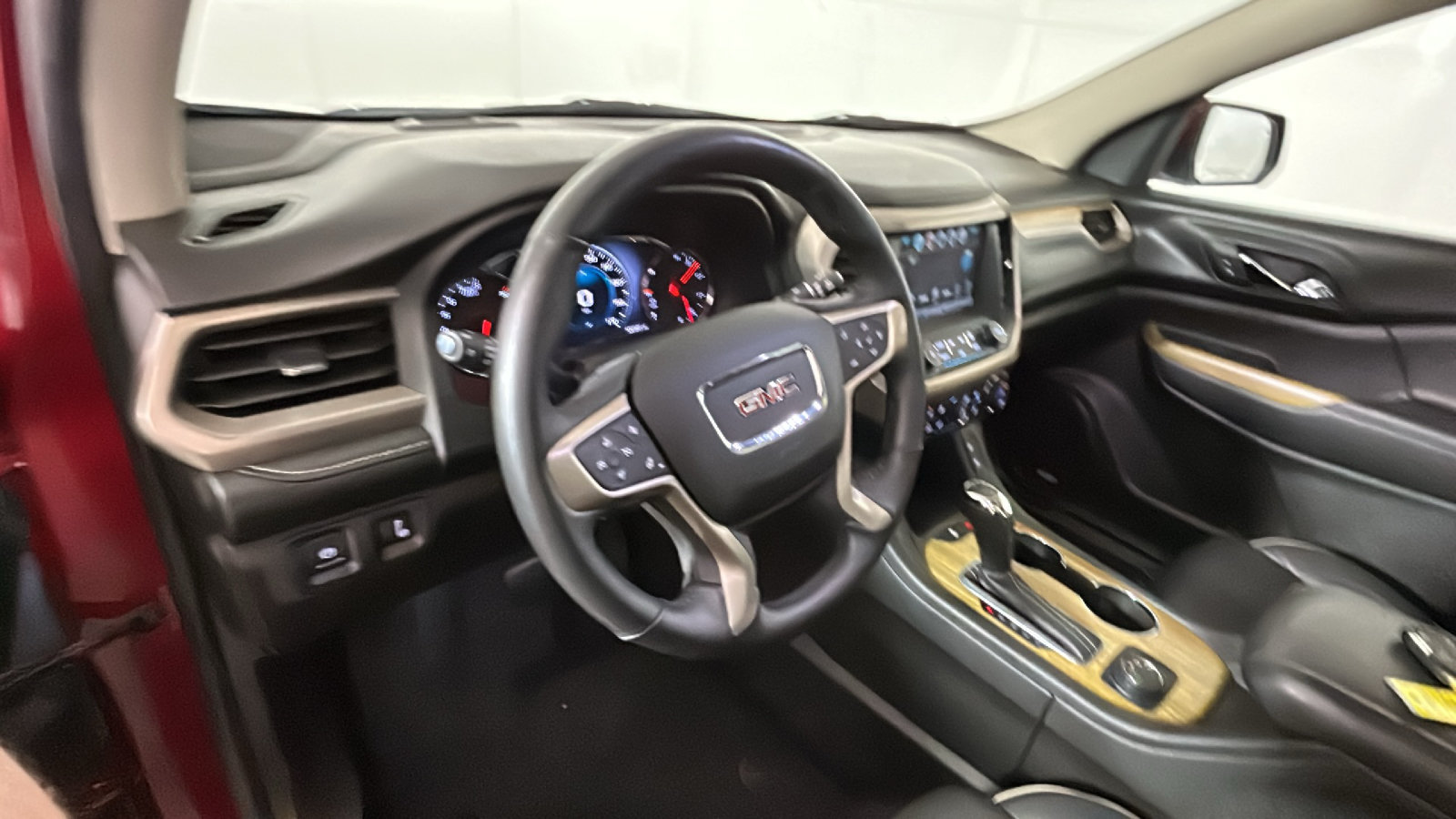 Used 2017 GMC Acadia Denali w/ Technology Package AWD/4WD image 17