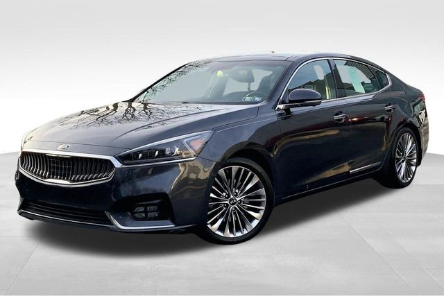 Used 2018 Kia Cadenza Limited image 2