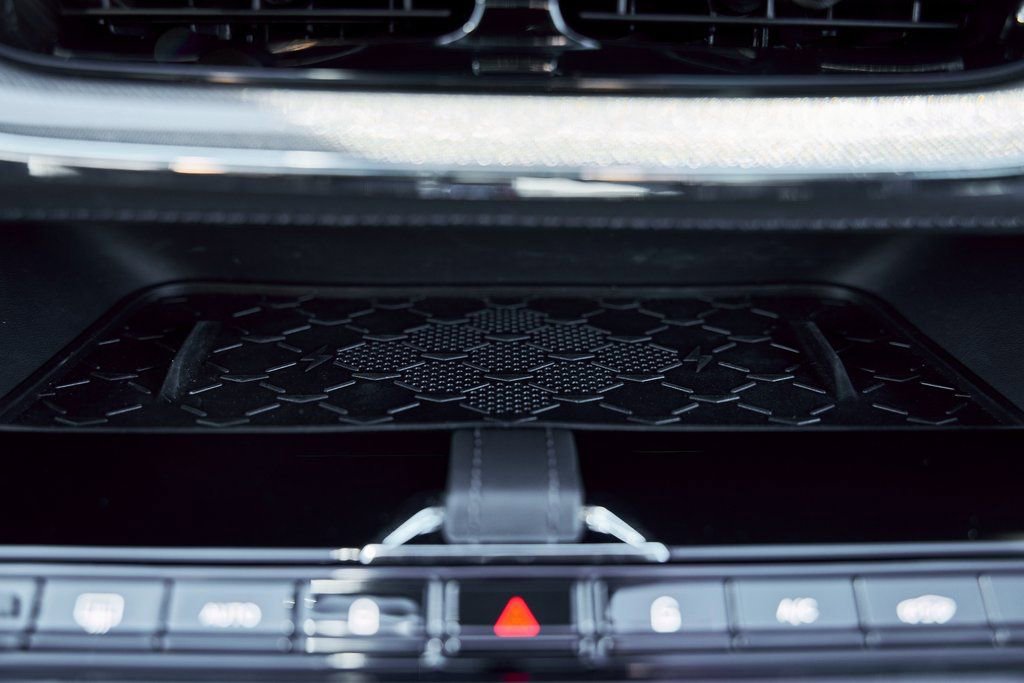 Used 2025 Aston Martin DBX 707 image 70