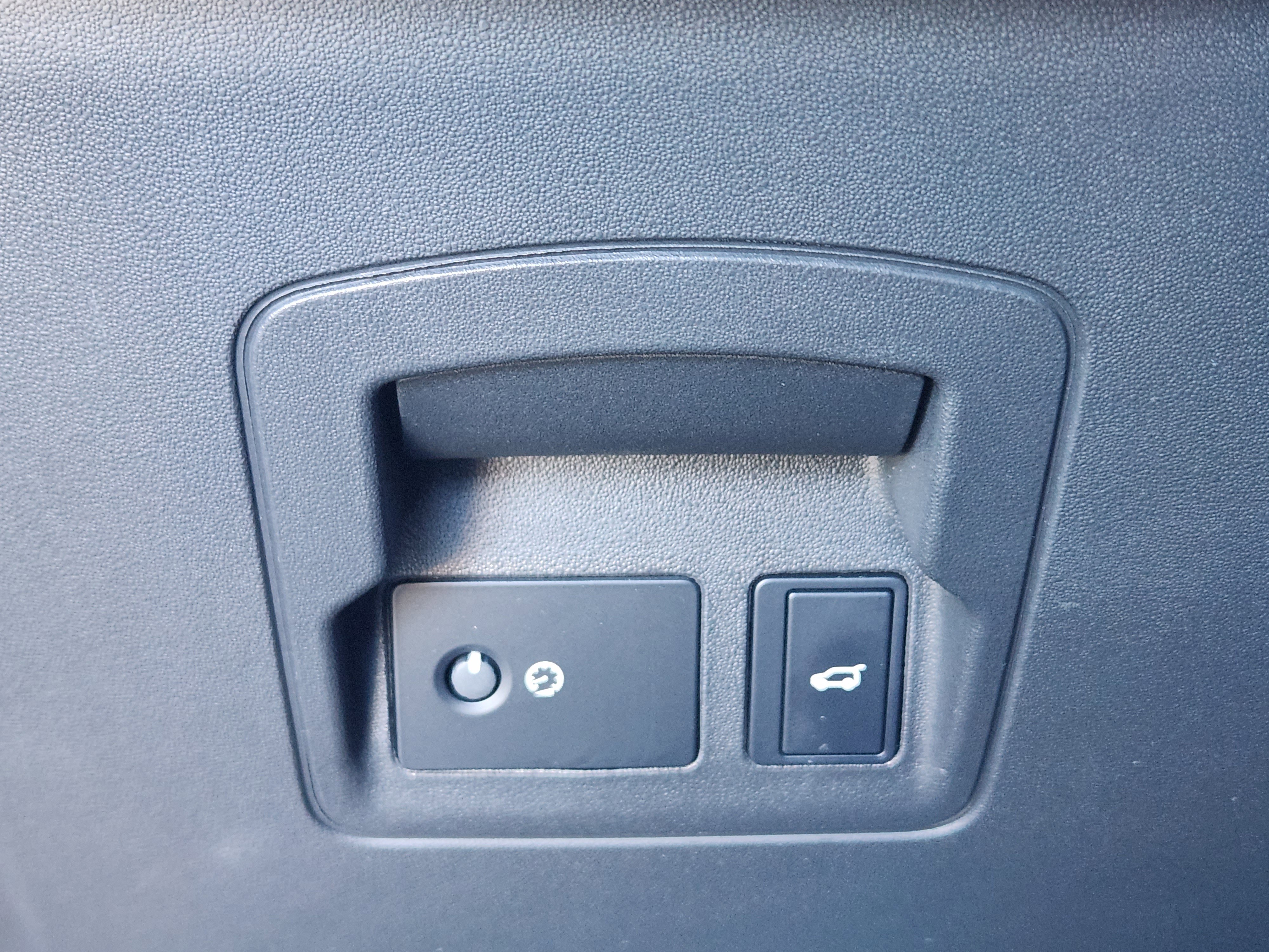 Certified 2026 Land Rover Range Rover Velar Dynamic SE image 22