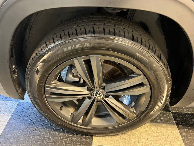 Certified 2021 Volkswagen Atlas Cross Sport SE w/ Panoramic Sunroof Package FWD image 9