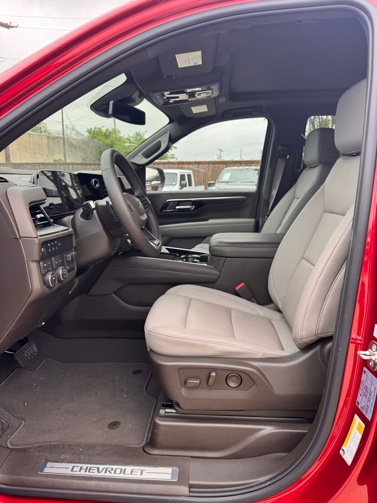 Used 2026 Chevrolet Tahoe Z71 w/ Comfort Package AWD/4WD image 6