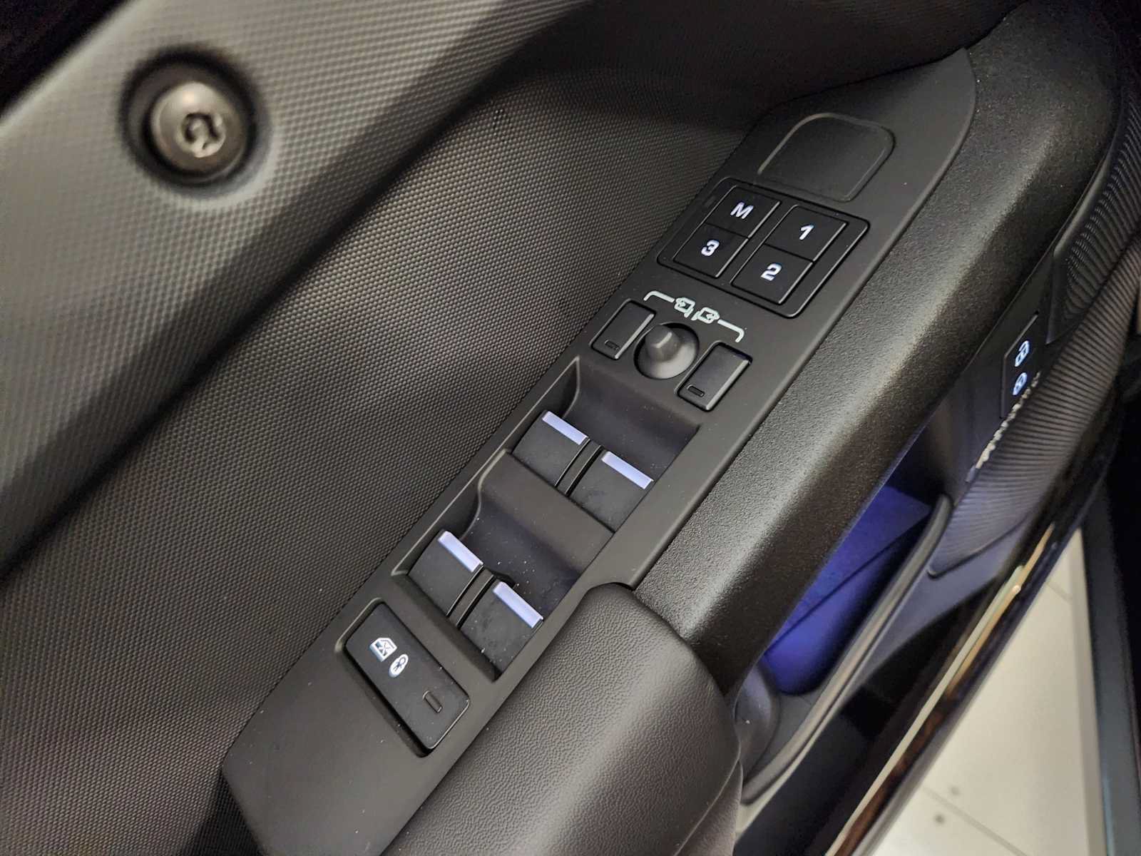 New 2026 Land Rover Defender 110 OCTA AWD/4WD image 37