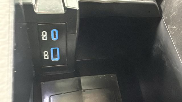 Used 2024 Toyota Sienna XLE image 30