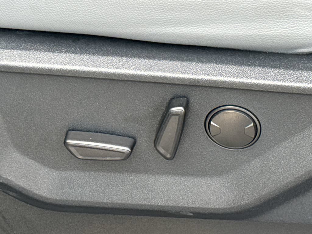 Certified 2025 Ford F150 Lightning Flash AWD/4WD image 27