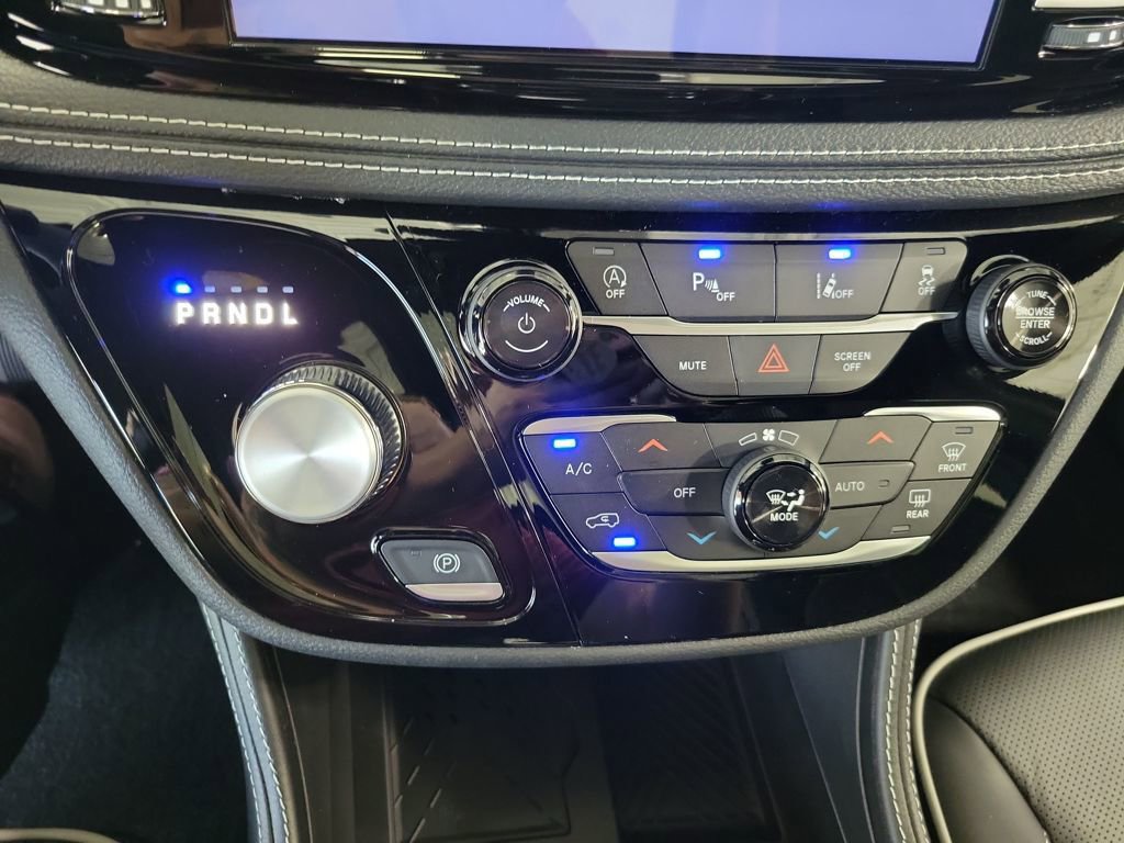 New 2026 Chrysler Pacifica Limited w/ S Appearance Package image 20